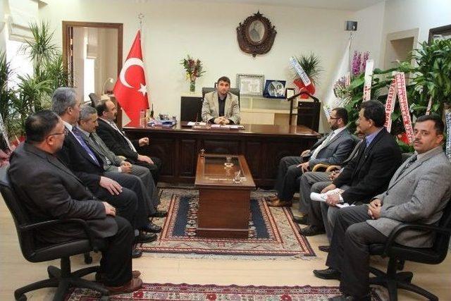 Başkan Tosun, Ziyaret&ccedil;i Akınına Uğruyor 3