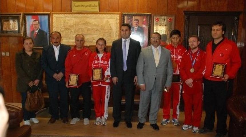 Gen&ccedil; Halterciye &Ouml;d&uuml;l