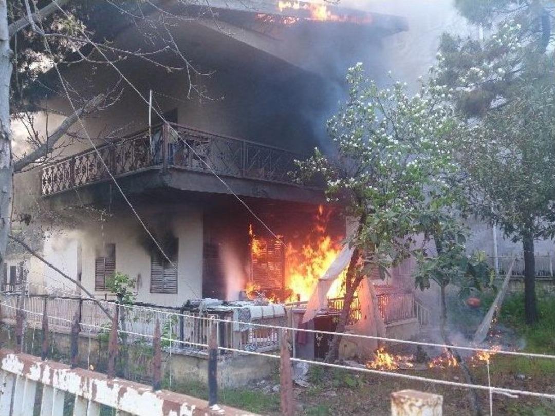 Samsun'da Kundaklanan Villa Alev Alev Yandı