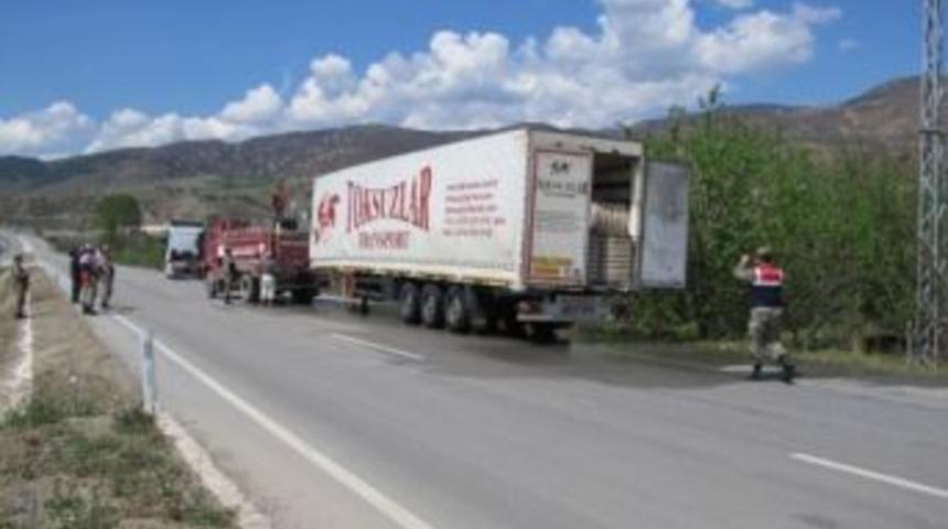 Pamuk Y&uuml;kl&uuml; Tır&rsquo;ın Dorsesinde Yangın &Ccedil;ıktı