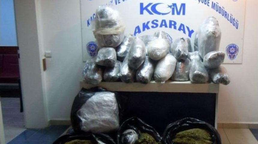 Otomobilde 104 Kilo Esrar Ele Ge&ccedil;irildi