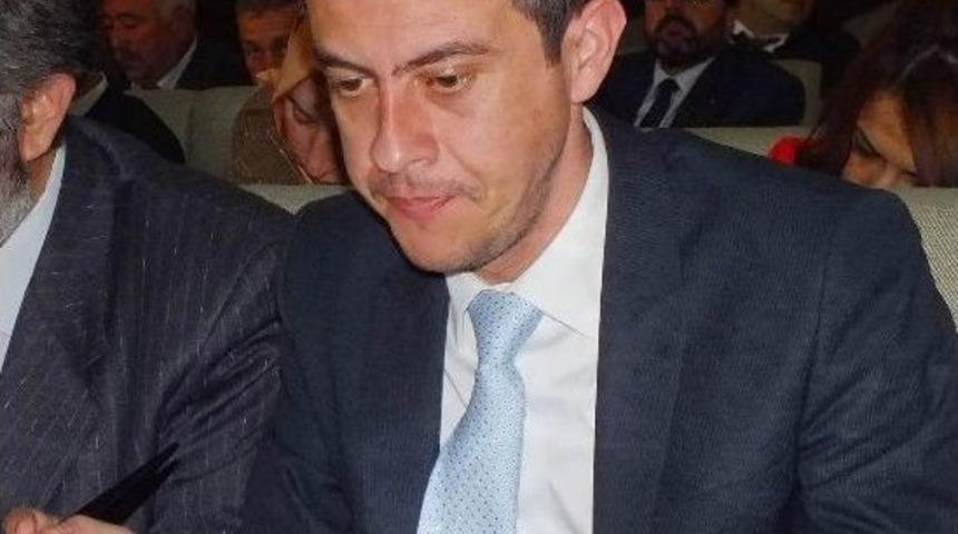 K&uuml;tahya Belediyesi'nde Başkan Yardımcılarının Sorumlu Oldukları M&uuml;d&uuml;rl&uuml;kler Belirlendi