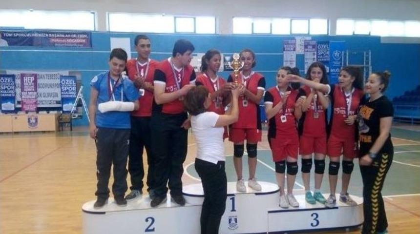 &Ouml;zel Sporcular Voleybol&rsquo;da T&uuml;rkiye 2.&rsquo;si Oldu