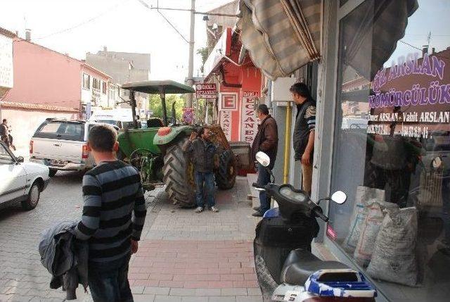 Kep&ccedil;eyle Eczanenin Duvarına &Ccedil;arptı 2