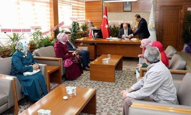 Sivas Belediye Başkanı Aydın &Ouml;ğrencilere Tablet Bilgisayar Hediye Etti 3