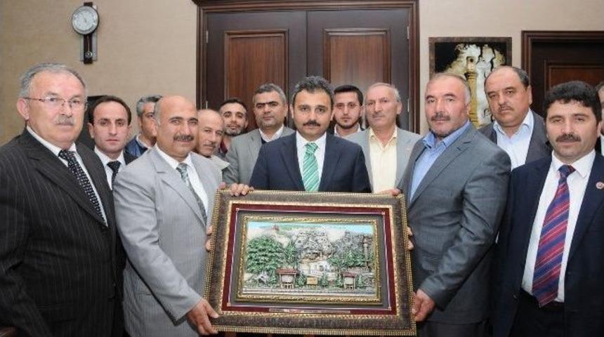Başkan &Uuml;nl&uuml;&rsquo;den K&uuml;lc&uuml;&rsquo;ye Kutlama Ziyareti