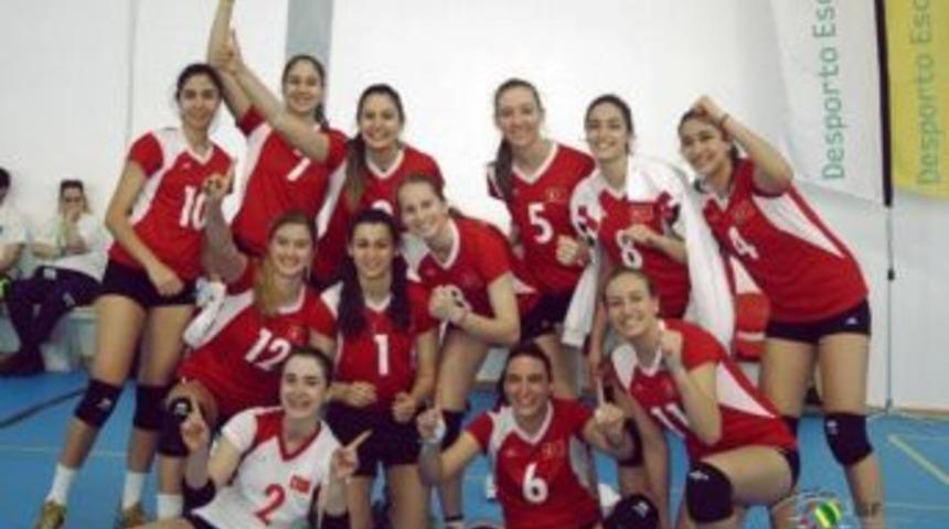Liselerarası D&uuml;nya Voleybol Şampiyonası&rsquo;nda Bayanlar Şampiyon Oldu
