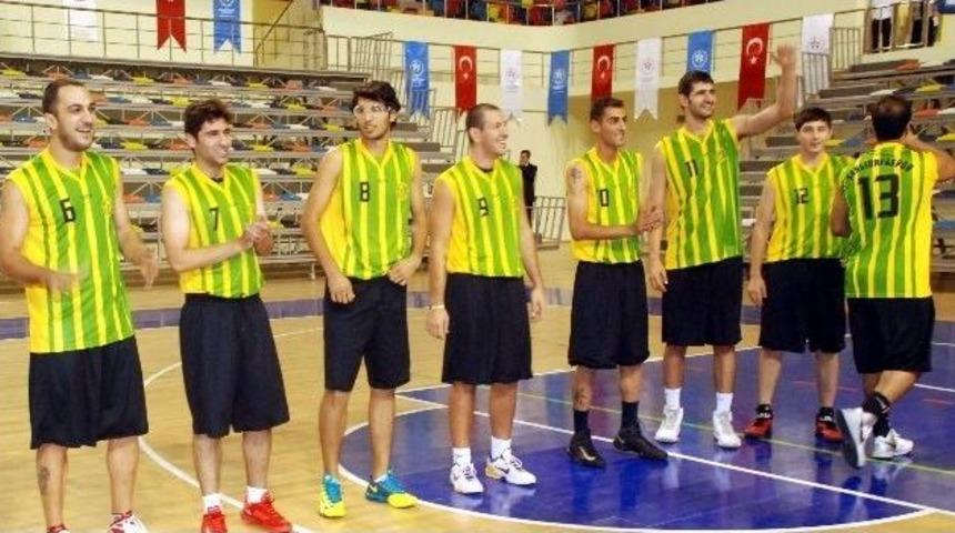 Şanlıurfaspor Basketbol Takımı Oyuncularından Taraftara &Ccedil;ağrı