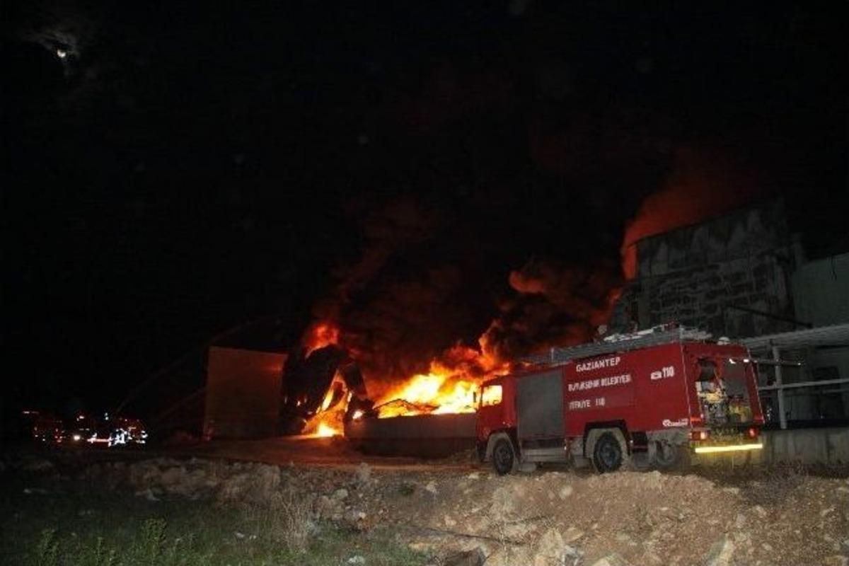 Gaziantep&rsquo;te Ambalaj Fabrikası Yandı