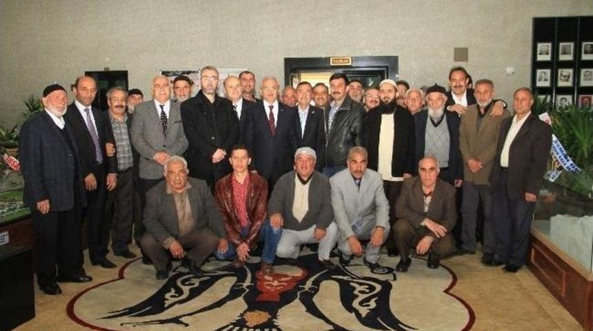 Komşularından Başkana Ziyaret