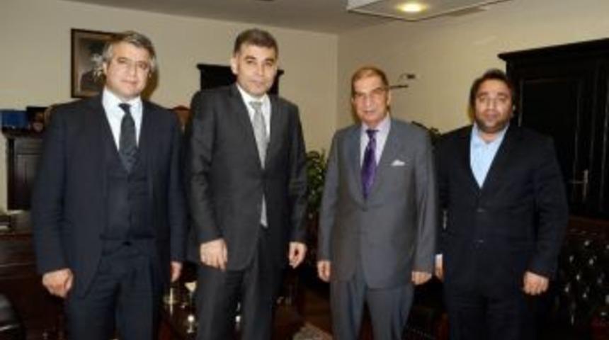 Emniyet M&uuml;d&uuml;r&uuml; Karab&ouml;rk&rsquo;den Erzurum Barosuna Ziyaret