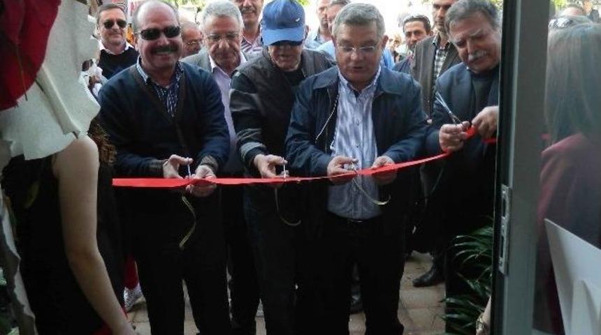 Halef-selef Başkanlar A&ccedil;ılışta Buluştu