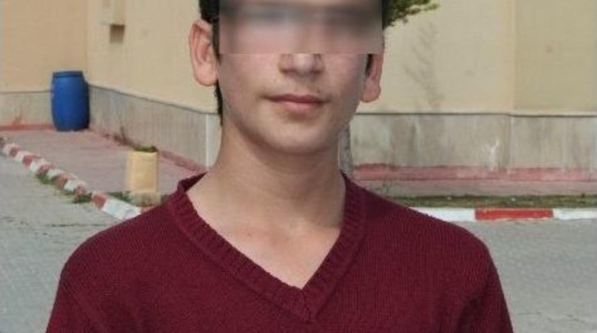 İmam Hatip Lisesinde 'kız Arkadaşıyla Yan Yana Oturdu Dayağı' İddiası