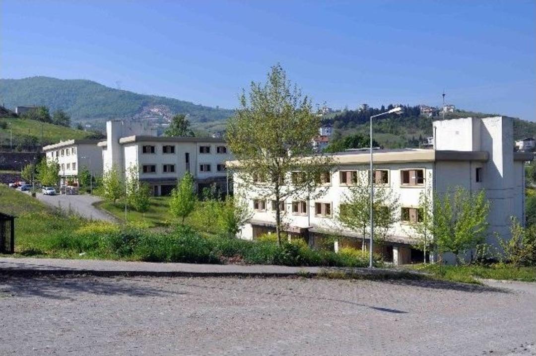 Karşıyaka&rsquo;da Kalıcı İşyerleri Okul Oluyor