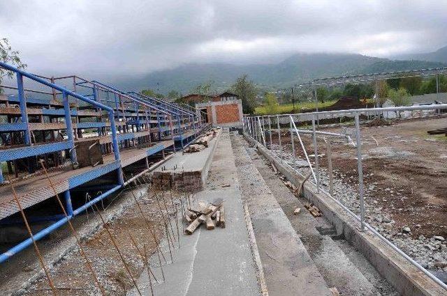 Arslanbey&rsquo;deki Futbol Sahasında &Ccedil;alışmalar Devam Ediyor 3