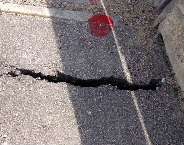 &Ccedil;anakkale-izmir Yolunda B&uuml;y&uuml;k Tehlike 3