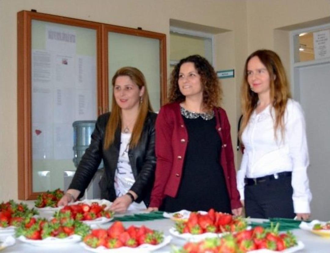 &Ccedil;ilek Yetiştiricileri Belgelerini Aldı