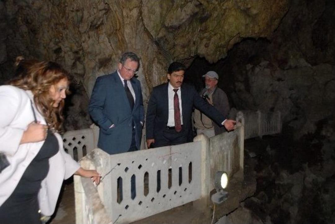 Konuk B&uuml;y&uuml;kel&ccedil;i, İnsuyu Ve Sagalassos&rsquo;u Gezdi