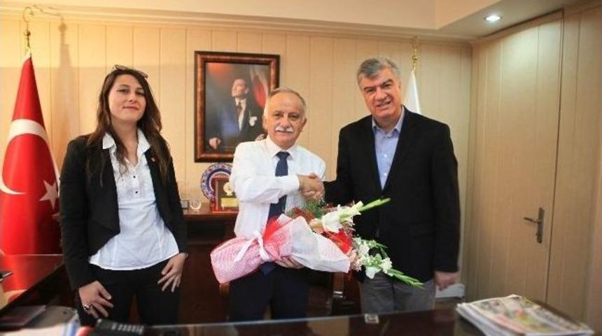 Bayraklı'ya Chp İl Y&ouml;netiminden Tebrik Ve &Ouml;vg&uuml;