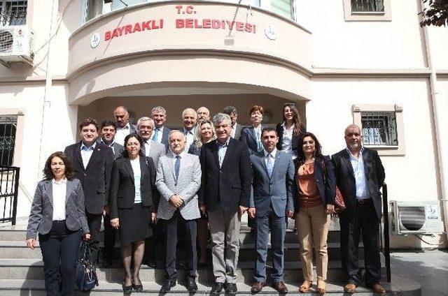 Bayraklı ya Chp İl Yönetiminden Tebrik Ve Övgü 2