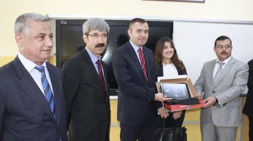 Ceylanpınar'da &Ouml;ğrencilere Tablet Dağıtıldı