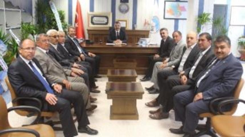 Kayseri Pancar Ekicileri Kooperatifi Y&ouml;netiminden Kocasinan Belediye Başkanı Mustafa &Ccedil;elik'e Ziyaret