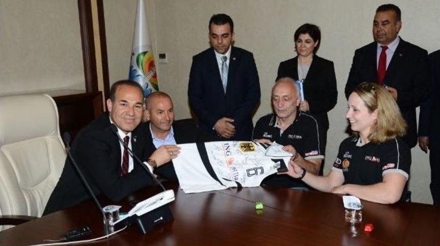 S&ouml;zl&uuml;'den Alman Takımına Destek