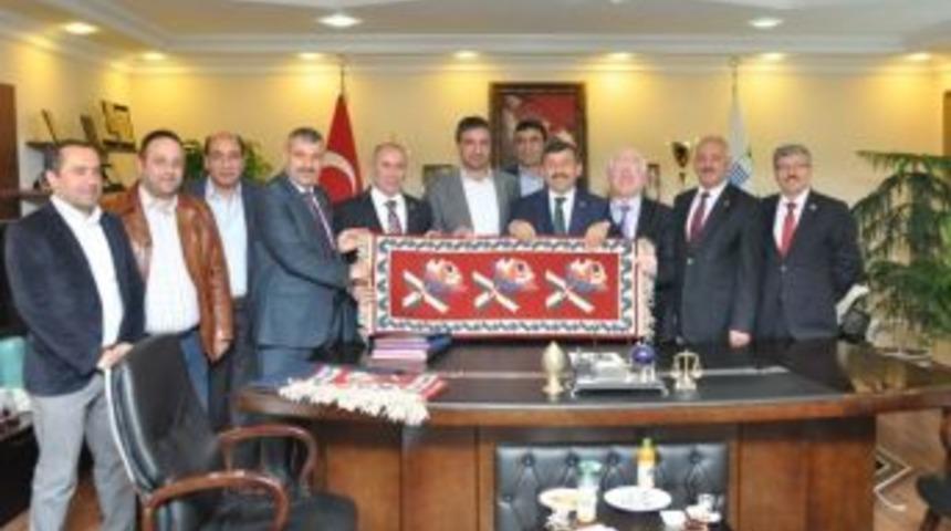 Kardeş Şehir Başkan Karabacak'ı Tebrik Etti