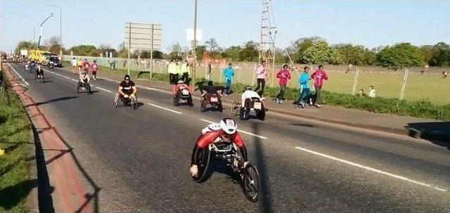 Londra’daki Tek Türk Atlet Bursa’ya Başarı İle Döndü 3