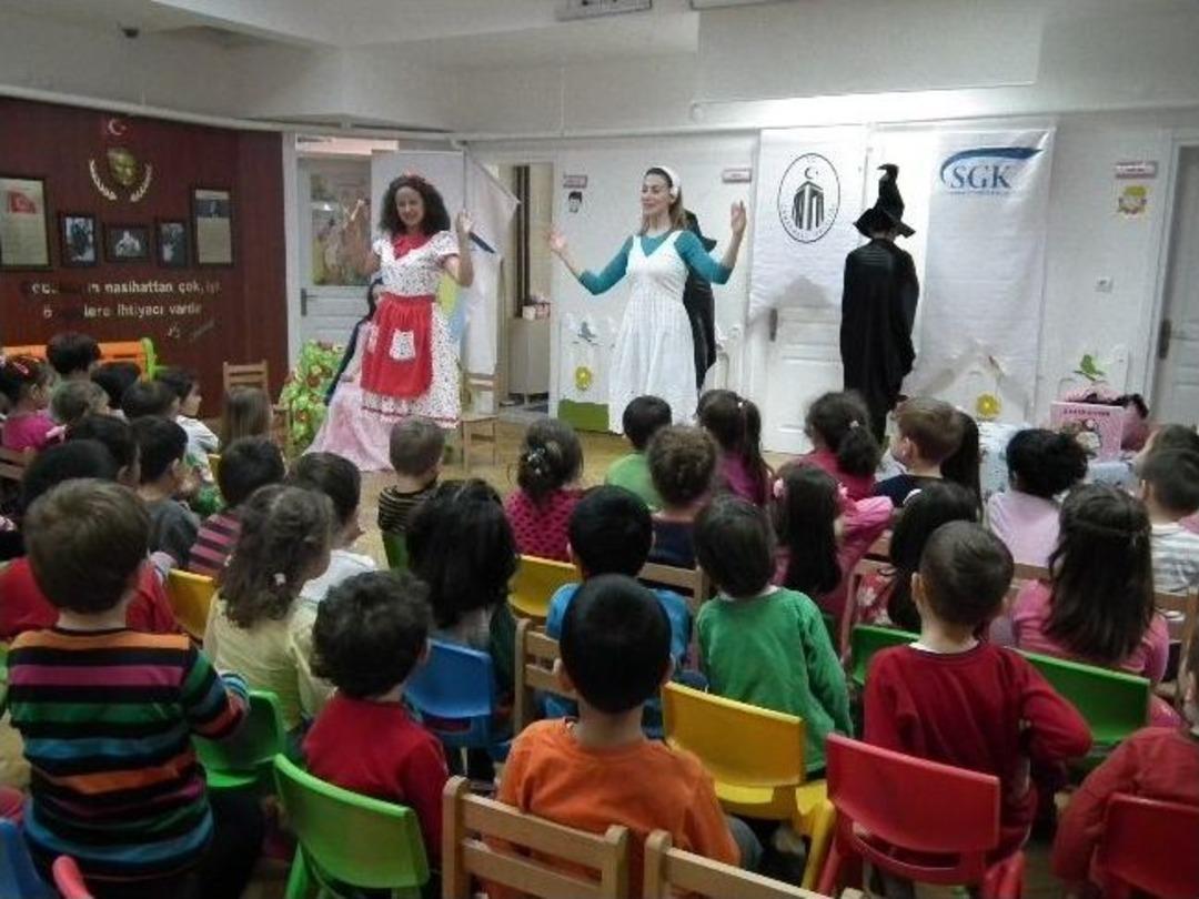 Minik &Ouml;ğrencilere Tiyatrolu Eğitim