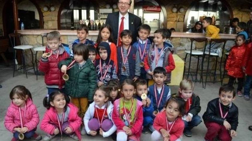 Burhaniye&rsquo;de Satran&ccedil; Şenliği