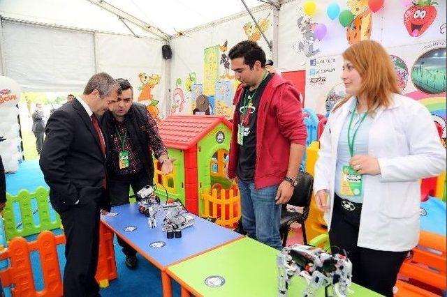 Şahinbey Belediyesi Standında Çocuklar Doyasıya Eğleniyor
