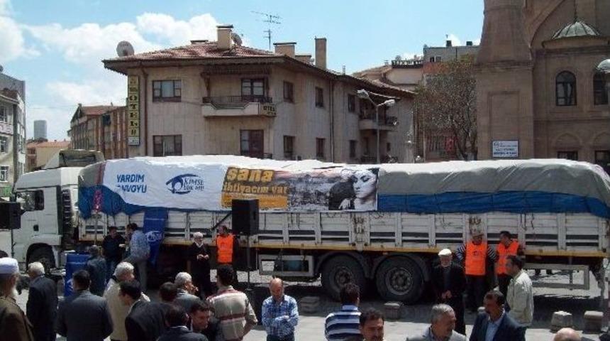 Aksaray&rsquo;dan Suriye&rsquo;ye 25&rsquo;inci Tır G&ouml;nderildi