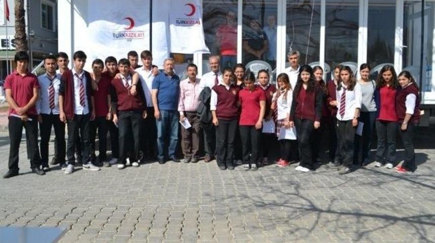 Lise &Ouml;ğrencilerinden Kan Bağışı
