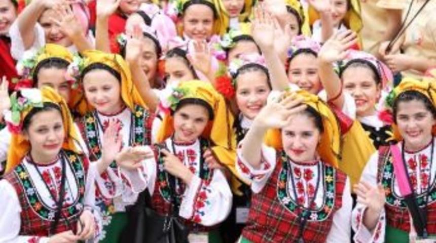 Bergama D&uuml;nya &Ccedil;ocuklarıyla Şenlenecek