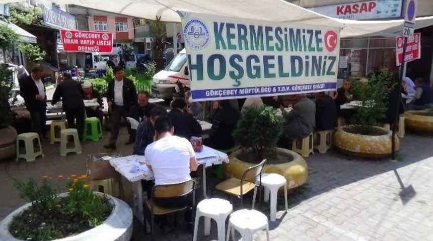 G&ouml;k&ccedil;ebey İmam Hatip Lisesi Derneğinden Kermes