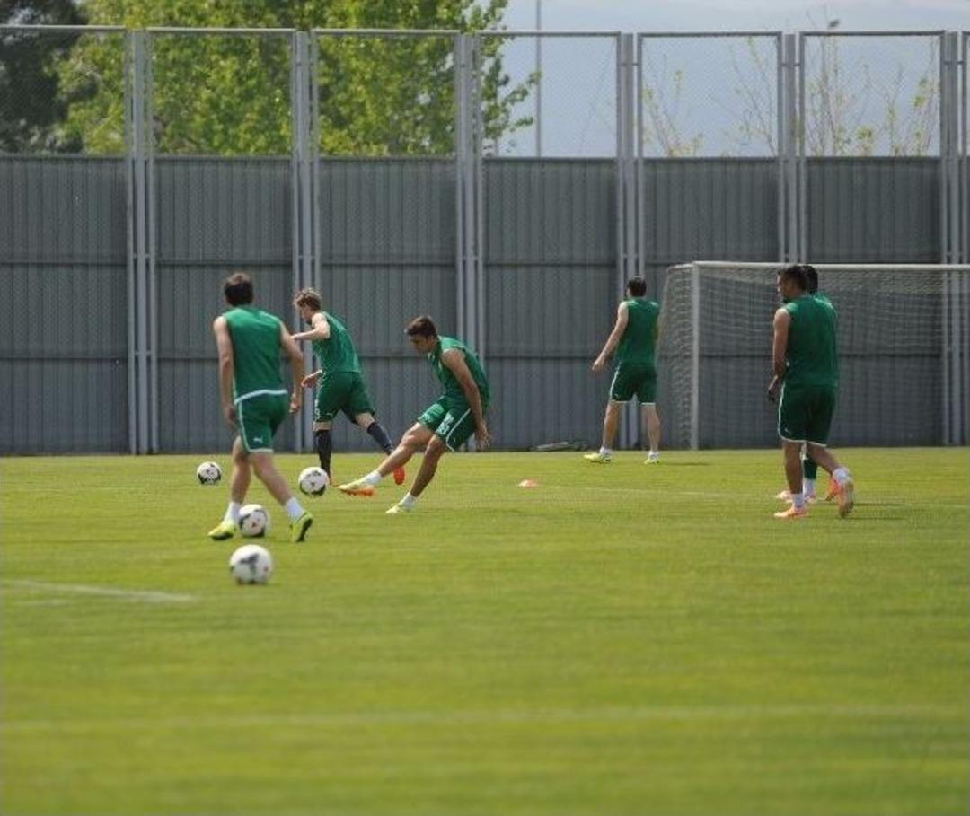 Yenilginin Faturası Basına &Ccedil;ıkarıldı