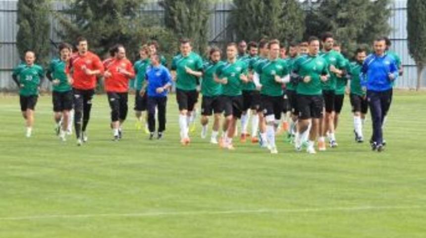 Akhisar Belediyespor Ka&ccedil;an Puanlara Yanıyor
