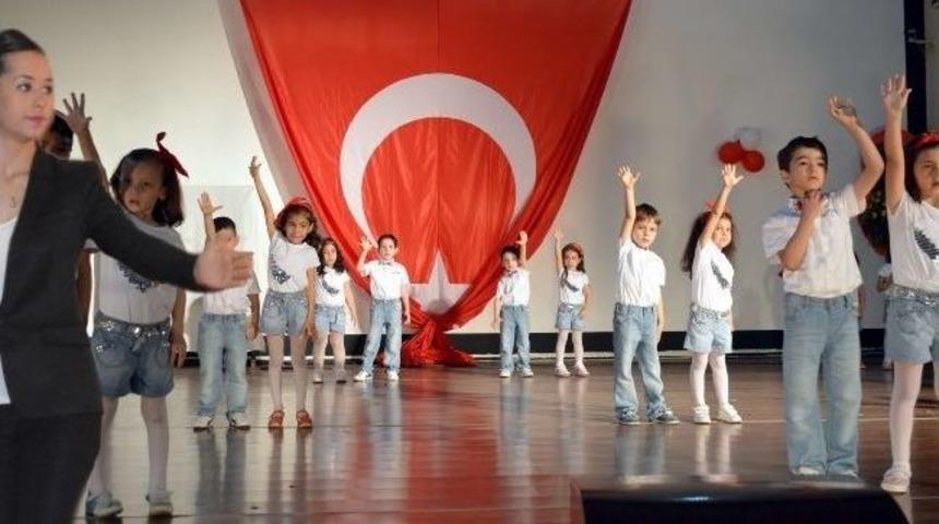 Edremit&rsquo;te 23 Nisan Coşkusu