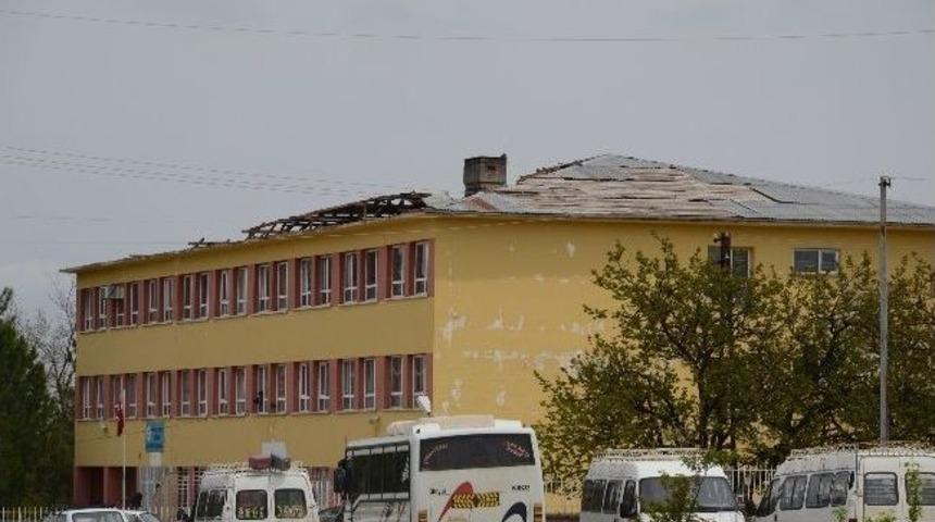 &Ccedil;atısı U&ccedil;an Okulda Eğitim Devam Ediyor