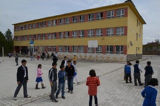 &Ccedil;atısı U&ccedil;an Okulda Eğitim Devam Ediyor 2