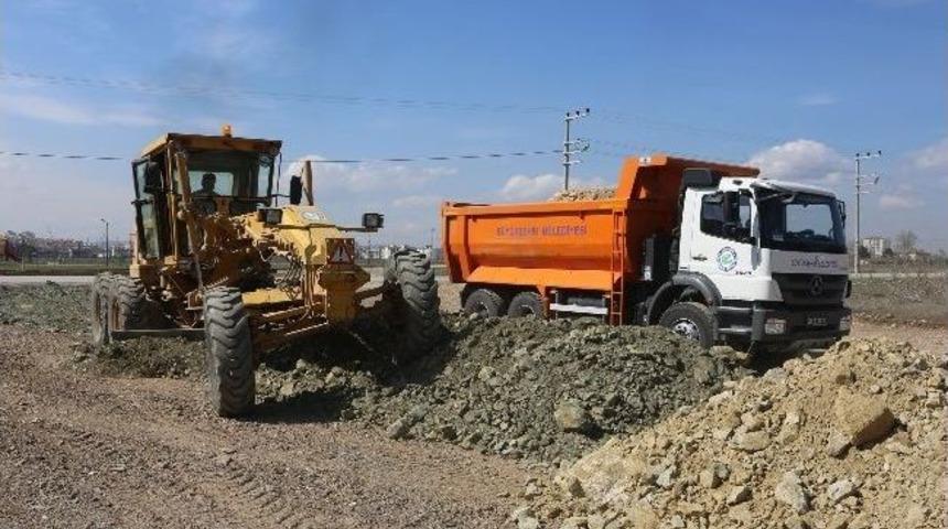 İmara A&ccedil;ılan Yolların Alt Temel Dolgu &Ccedil;alışmaları Başladı