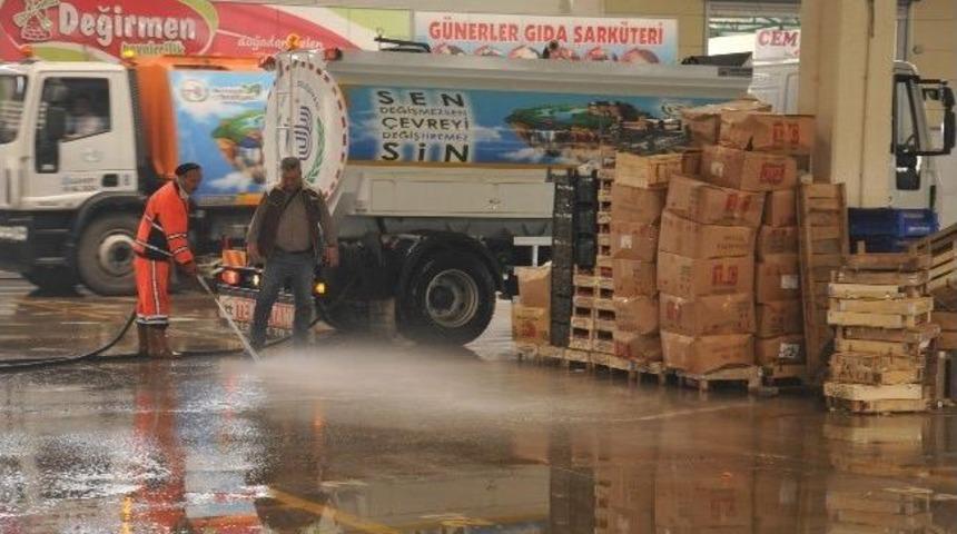 Kapalı Pazarda Bahar Temizliği