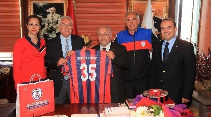 Altınordu'dan Başkan Selvitopu'na 35 Numaralı Forma