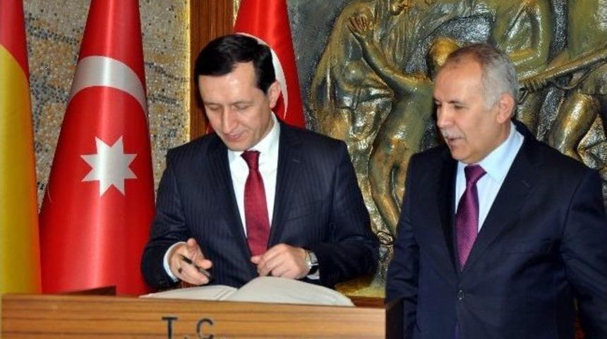 Başbakan Yardımcısı İşler Gaziantep Valiliğini Ziyaret Etti