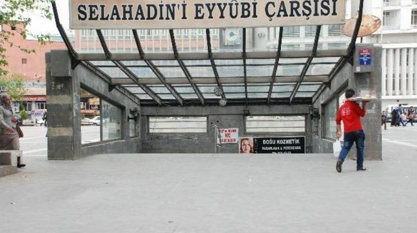Selahattin Eyubbi &Ccedil;arşı Esnafı Tapusuzluktan Şikayet&ccedil;i