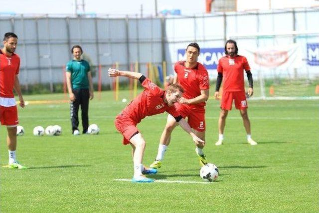 Torku Konyaspor, &Ccedil;aykur Rizespor Ma&ccedil;ı Hazırlıklarını S&uuml;rd&uuml;rd&uuml; 1