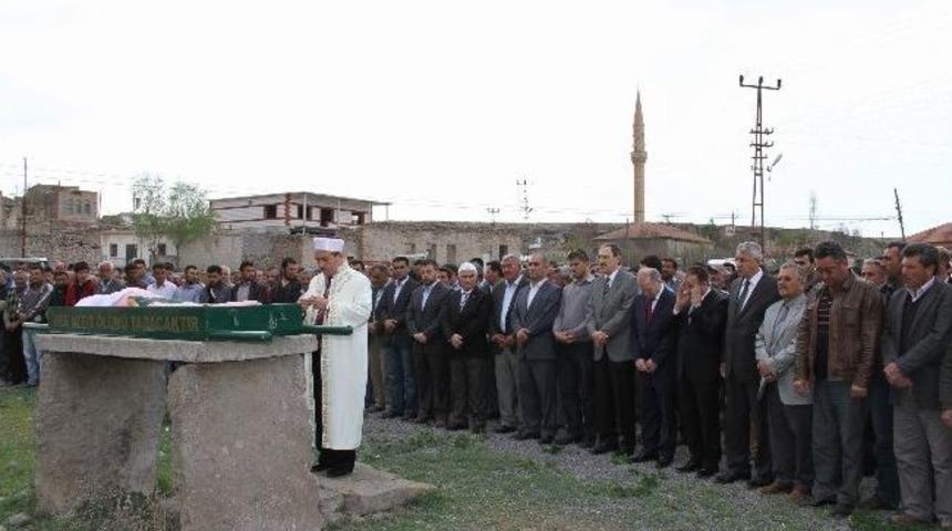 Trafik Kazasında Hayatını Kaybeden &Ouml;ğrencinin Cenazesi Toprağa Verildi