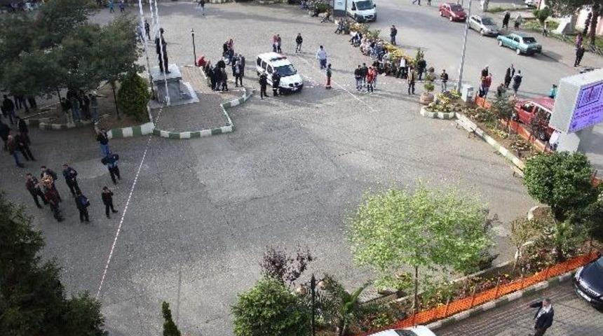 Ş&uuml;pheli Paketten Ampul &Ccedil;ıktı