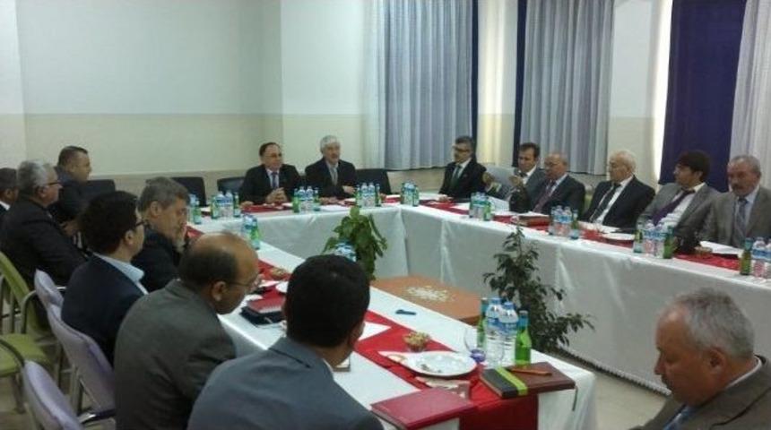 Anadolu &Ouml;ğretmen Ve Fen Lisesi M&uuml;d&uuml;rleri Pazarlar&rsquo;da Toplandı